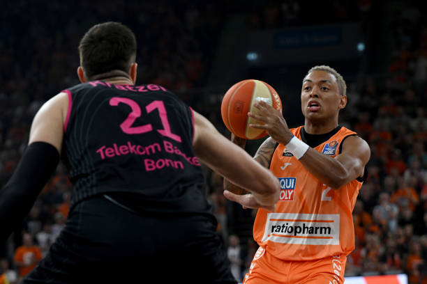 例如从圣埃 例如从圣埃